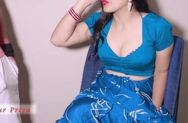 Hot stepmother caught boyfriend gave her hard fuck after a hot blowjob in Hindi audio